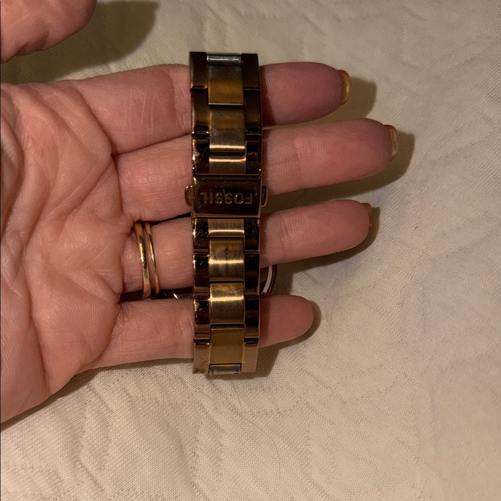 Fossil women’s rose Gold Tone Chronograph Bracelet Watch - Picture 3 of 4